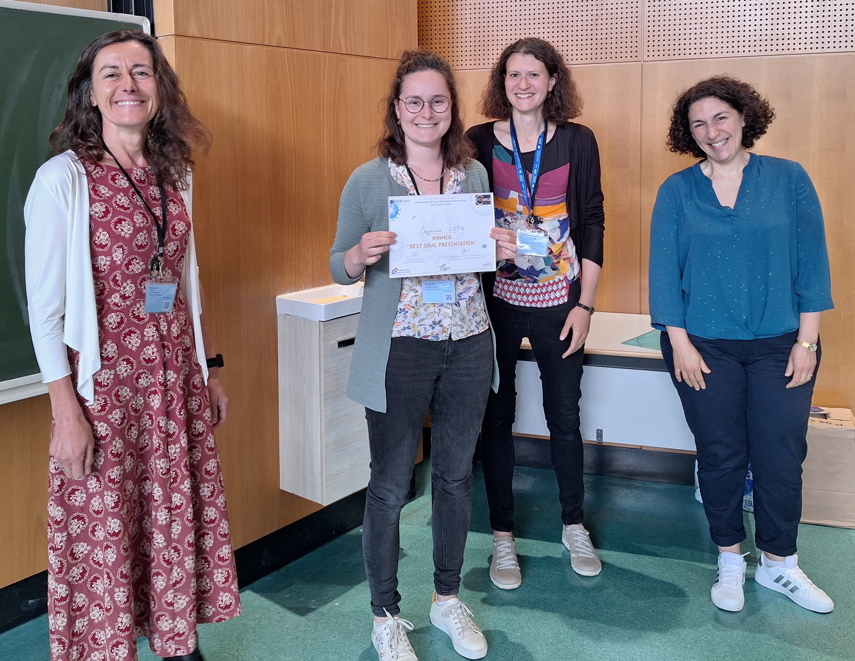 Remise du prix à Capucine Loth